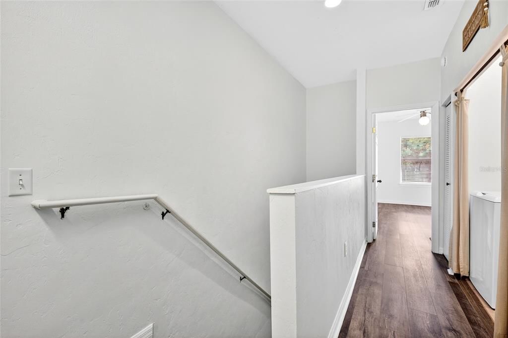 待售: $205,000 (2 贝兹, 2 浴室, 1465 平方英尺)