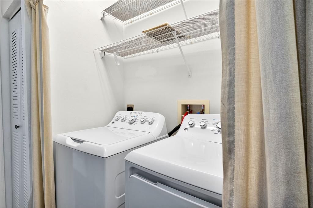 待售: $205,000 (2 贝兹, 2 浴室, 1465 平方英尺)