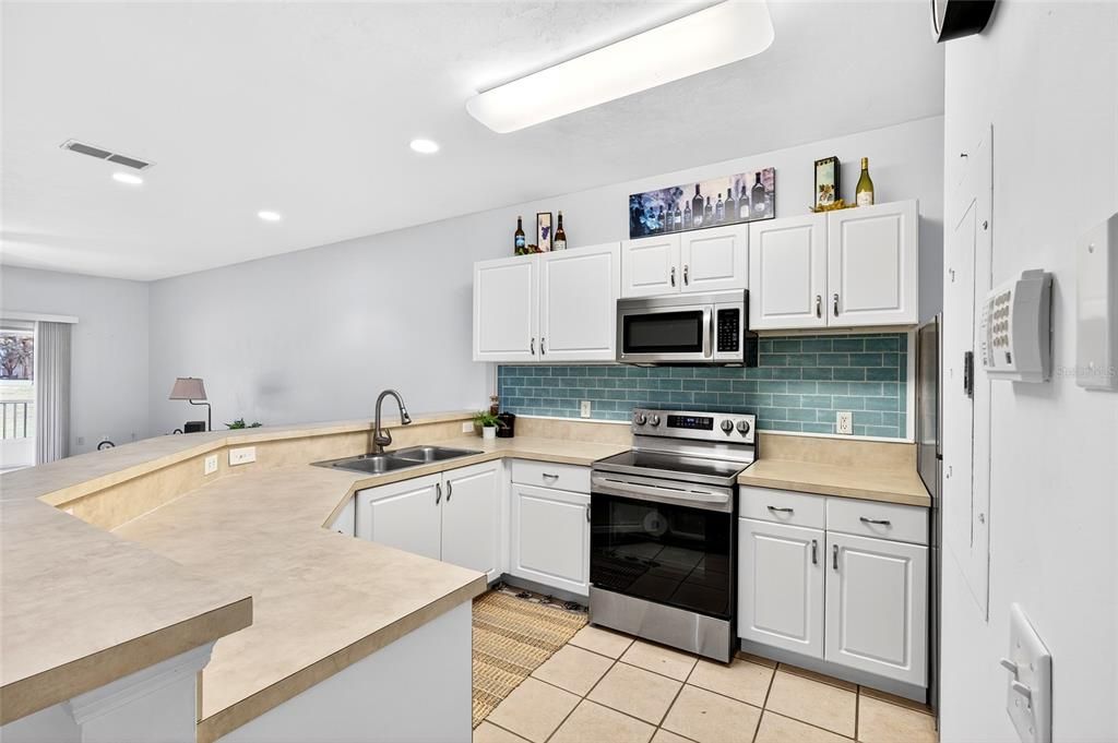 待售: $205,000 (2 贝兹, 2 浴室, 1465 平方英尺)