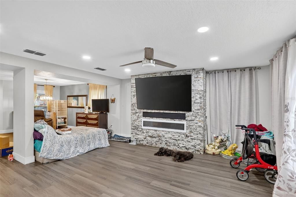 For Sale: $395,000 (3 beds, 2 baths, 2256 Square Feet)