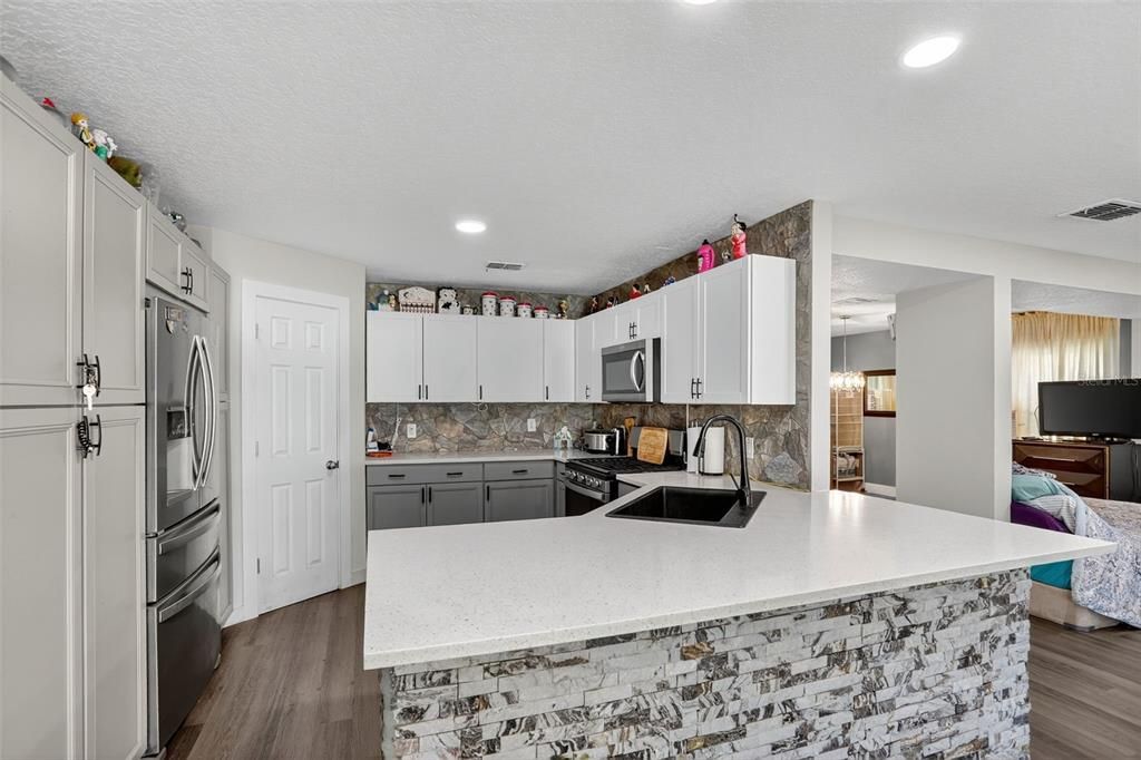 For Sale: $395,000 (3 beds, 2 baths, 2256 Square Feet)