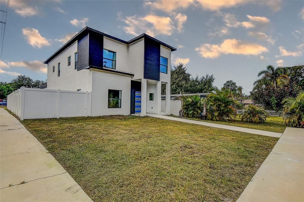 待售: $757,000 (4 贝兹, 2 浴室, 2234 平方英尺)