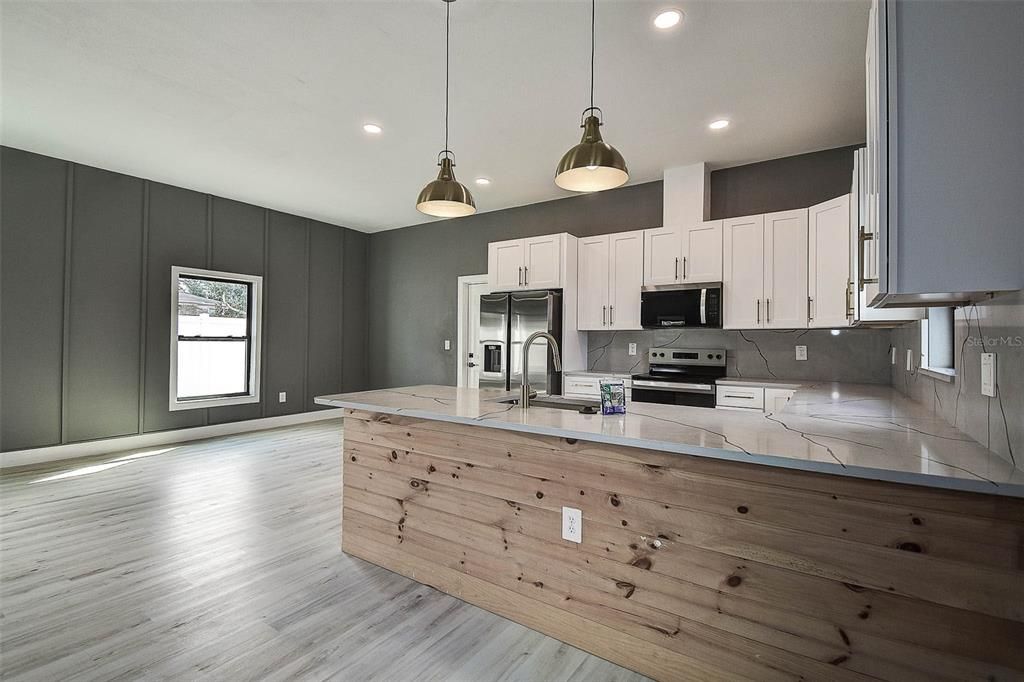 待售: $757,000 (4 贝兹, 2 浴室, 2234 平方英尺)