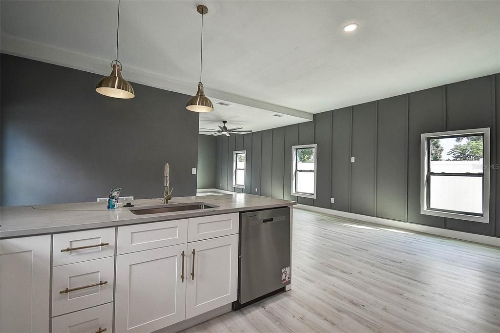 待售: $757,000 (4 贝兹, 2 浴室, 2234 平方英尺)