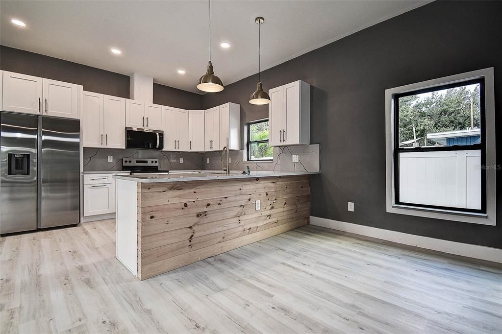 待售: $757,000 (4 贝兹, 2 浴室, 2234 平方英尺)