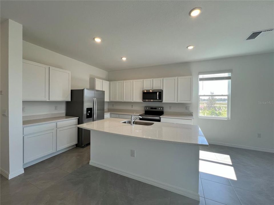 En Renta: $2,350 (3 camas, 2 baños, 1673 Pies cuadrados)