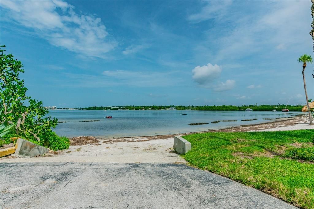 На продажу: $219,000 (1 спален, 1 ванн, 787 Квадратных фут)