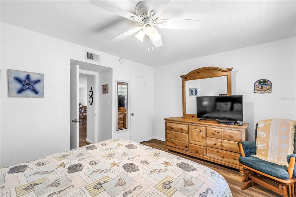 На продажу: $219,000 (1 спален, 1 ванн, 787 Квадратных фут)