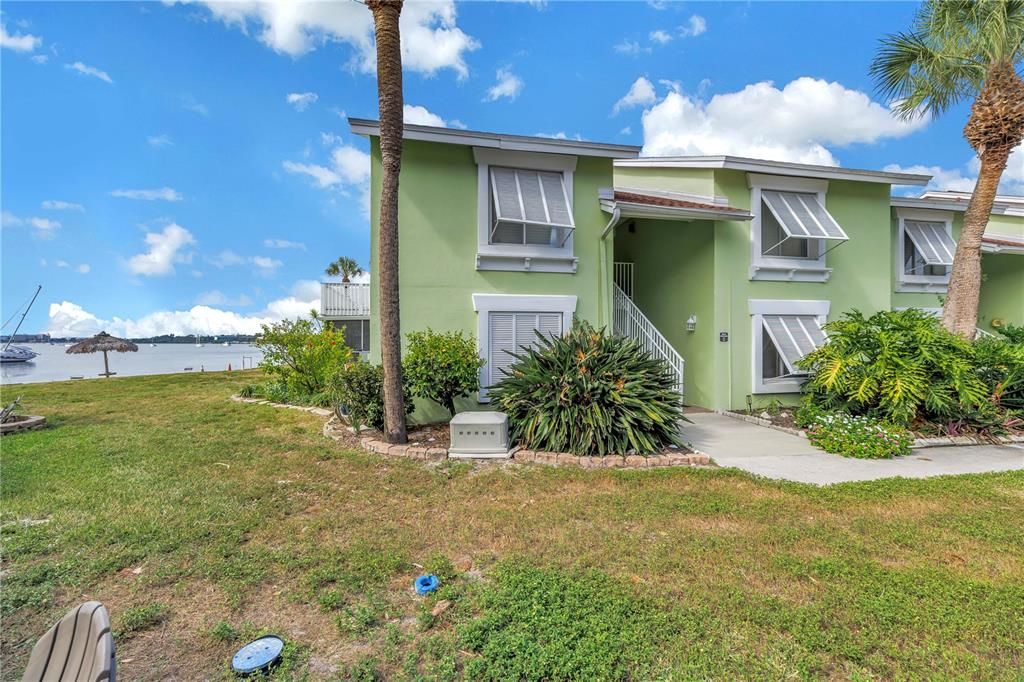 На продажу: $219,000 (1 спален, 1 ванн, 787 Квадратных фут)