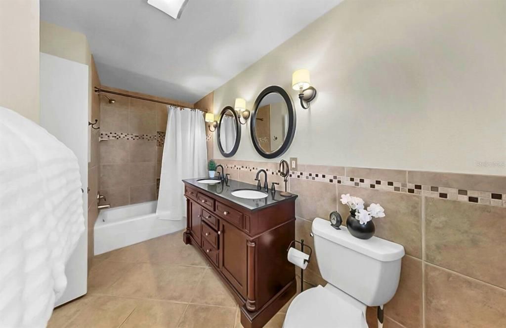 Active With Contract: $540,000 (3 beds, 2 baths, 1585 Square Feet)