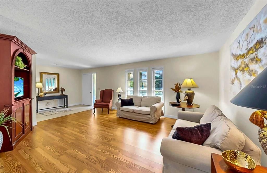 Active With Contract: $540,000 (3 beds, 2 baths, 1585 Square Feet)