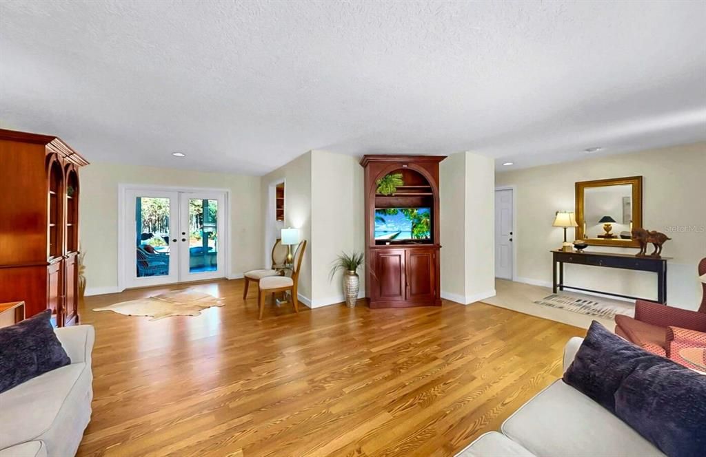 Active With Contract: $540,000 (3 beds, 2 baths, 1585 Square Feet)