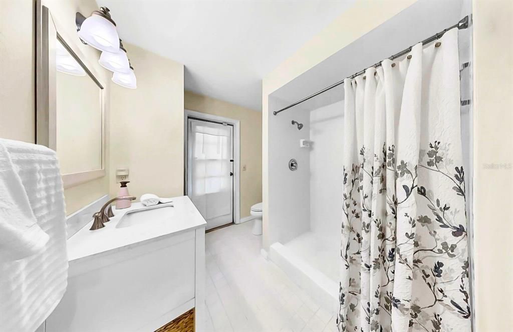 Active With Contract: $540,000 (3 beds, 2 baths, 1585 Square Feet)