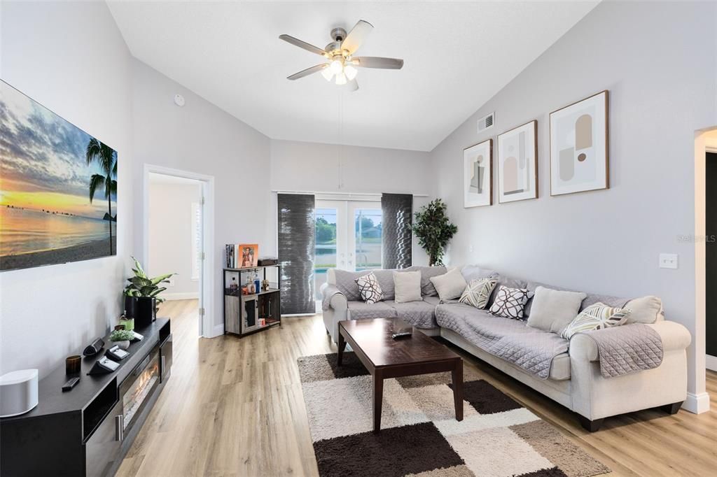 Active With Contract: $365,000 (3 beds, 2 baths, 1415 Square Feet)