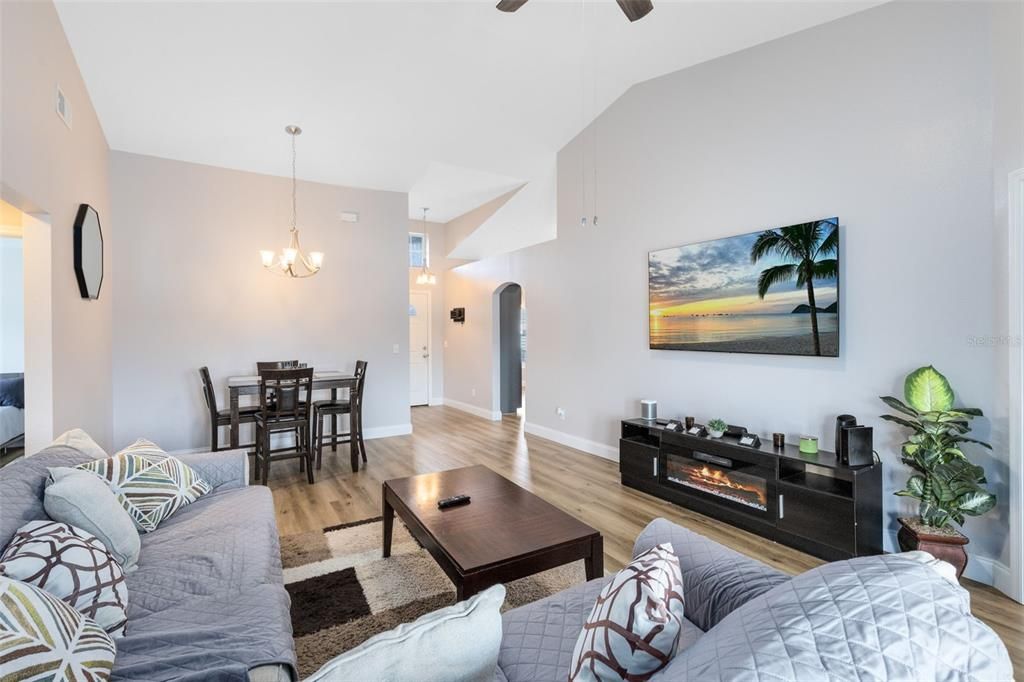 Active With Contract: $365,000 (3 beds, 2 baths, 1415 Square Feet)