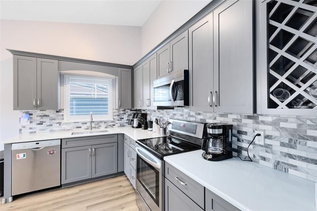 Active With Contract: $365,000 (3 beds, 2 baths, 1415 Square Feet)