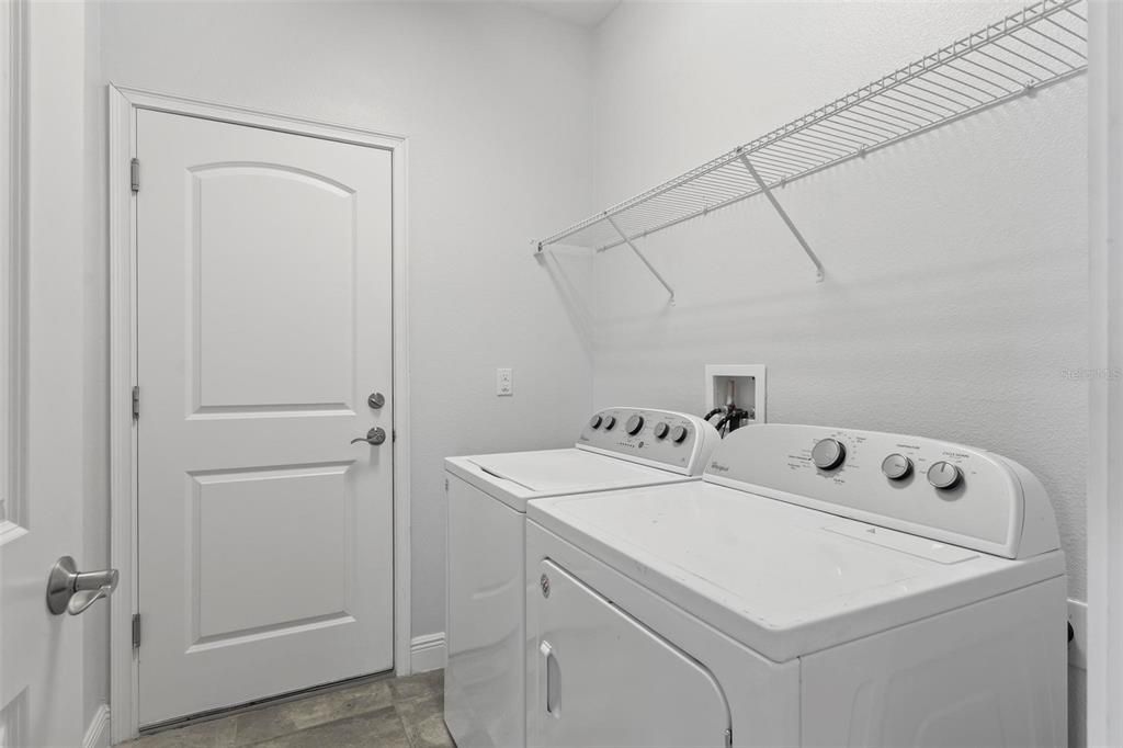 En Venta: $395,000 (4 camas, 2 baños, 1859 Pies cuadrados)