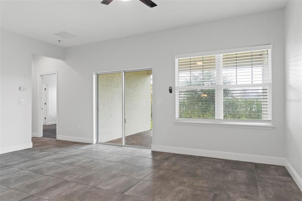 En Venta: $395,000 (4 camas, 2 baños, 1859 Pies cuadrados)