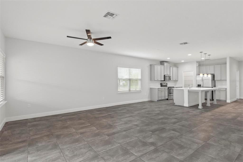 En Venta: $395,000 (4 camas, 2 baños, 1859 Pies cuadrados)