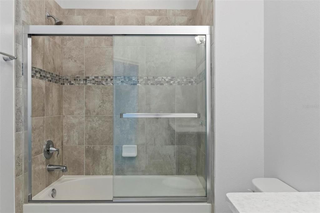 En Venta: $395,000 (4 camas, 2 baños, 1859 Pies cuadrados)