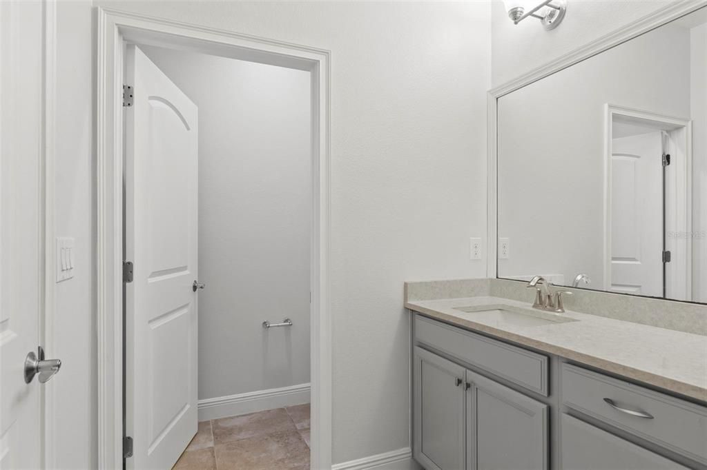 En Venta: $395,000 (4 camas, 2 baños, 1859 Pies cuadrados)