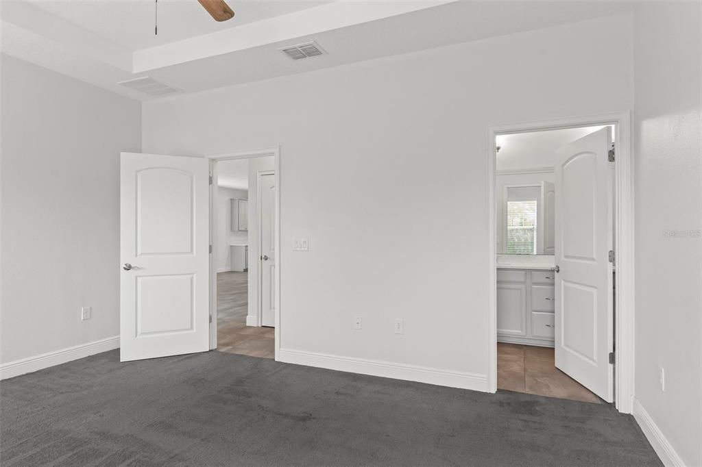 En Venta: $395,000 (4 camas, 2 baños, 1859 Pies cuadrados)