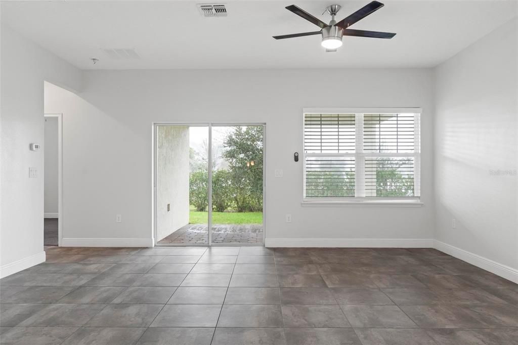 En Venta: $395,000 (4 camas, 2 baños, 1859 Pies cuadrados)