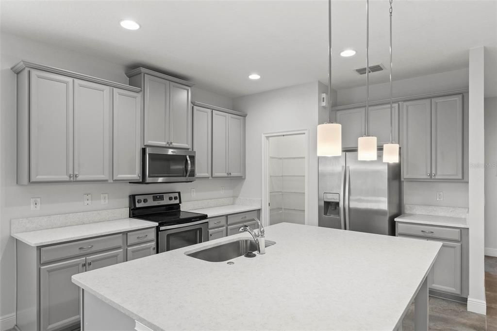 En Venta: $395,000 (4 camas, 2 baños, 1859 Pies cuadrados)