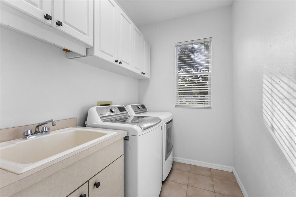 For Sale: $699,000 (3 beds, 2 baths, 2010 Square Feet)