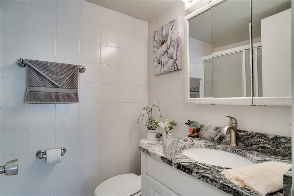 待售: $249,000 (2 贝兹, 2 浴室, 1054 平方英尺)