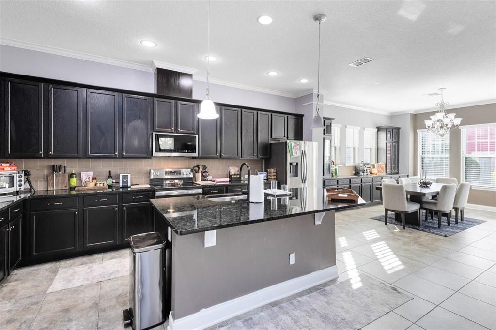 En Venta: $949,000 (5 camas, 4 baños, 3146 Pies cuadrados)