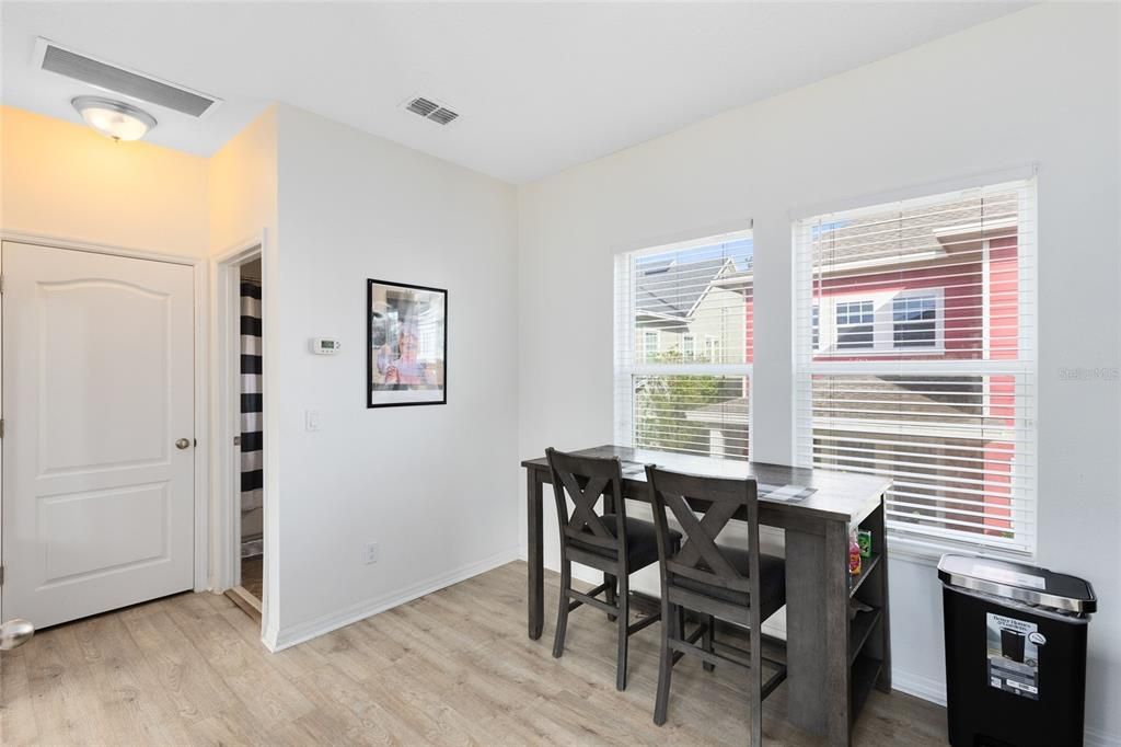 En Venta: $949,000 (5 camas, 4 baños, 3146 Pies cuadrados)