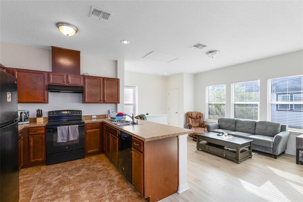 En Venta: $949,000 (5 camas, 4 baños, 3146 Pies cuadrados)