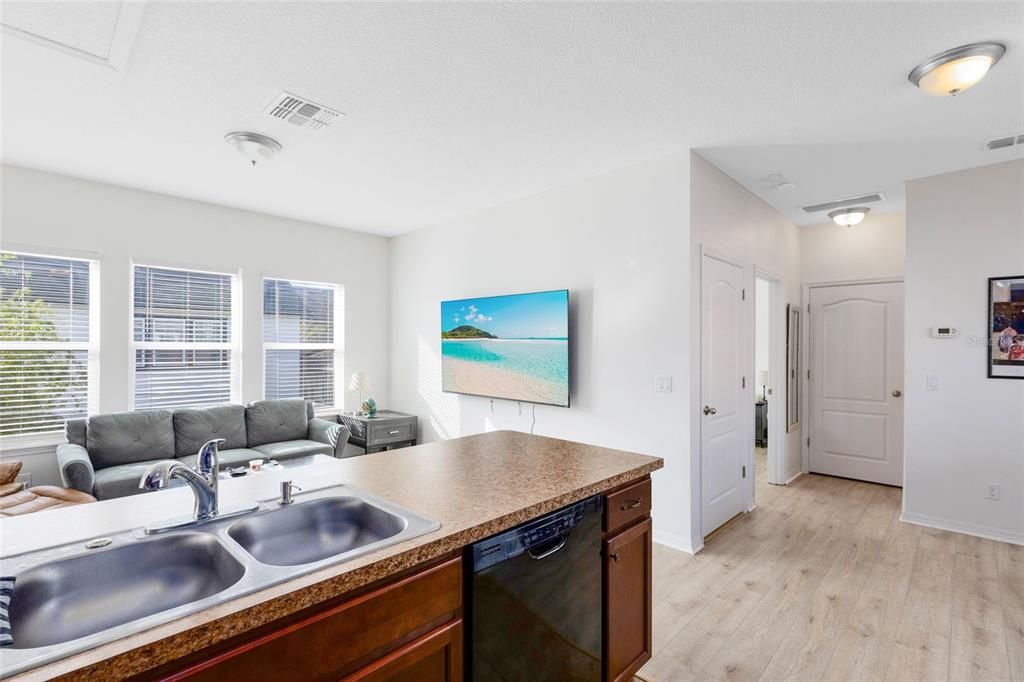 En Venta: $949,000 (5 camas, 4 baños, 3146 Pies cuadrados)