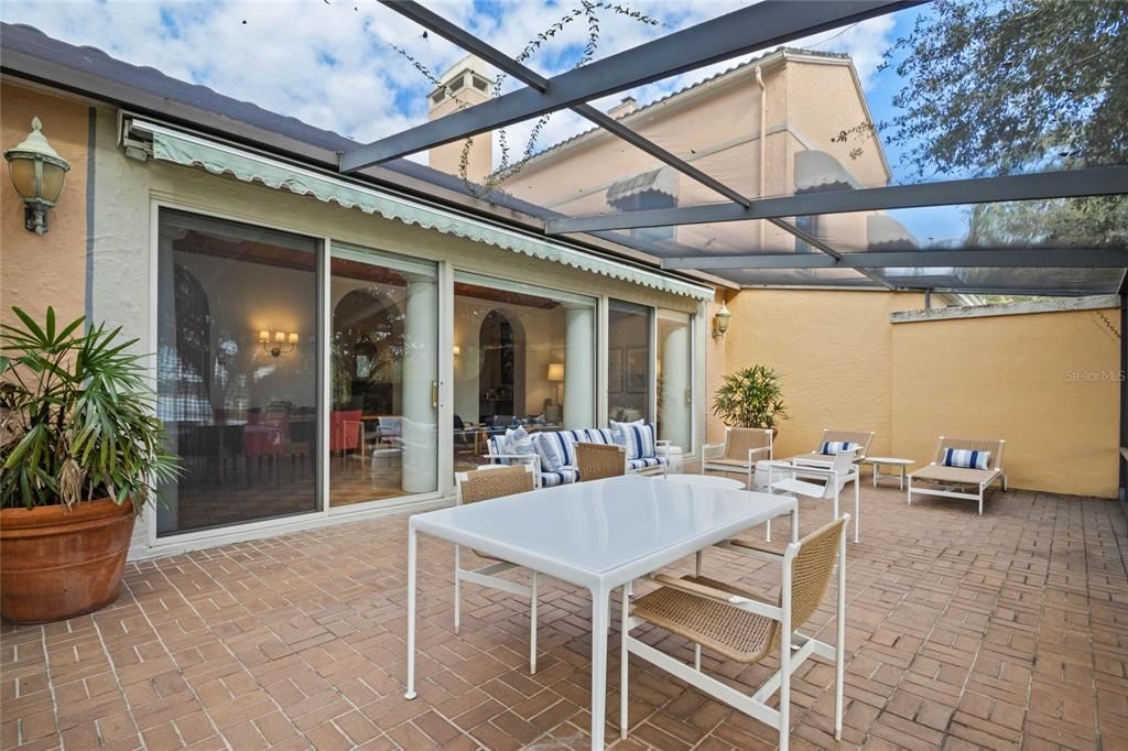 En Venta: $1,225,000 (3 camas, 3 baños, 3127 Pies cuadrados)