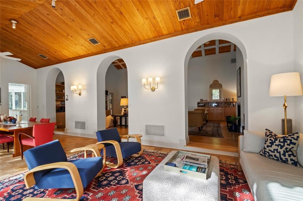 En Venta: $1,225,000 (3 camas, 3 baños, 3127 Pies cuadrados)