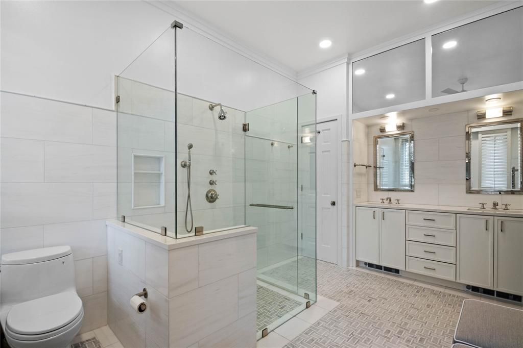 En Venta: $1,225,000 (3 camas, 3 baños, 3127 Pies cuadrados)