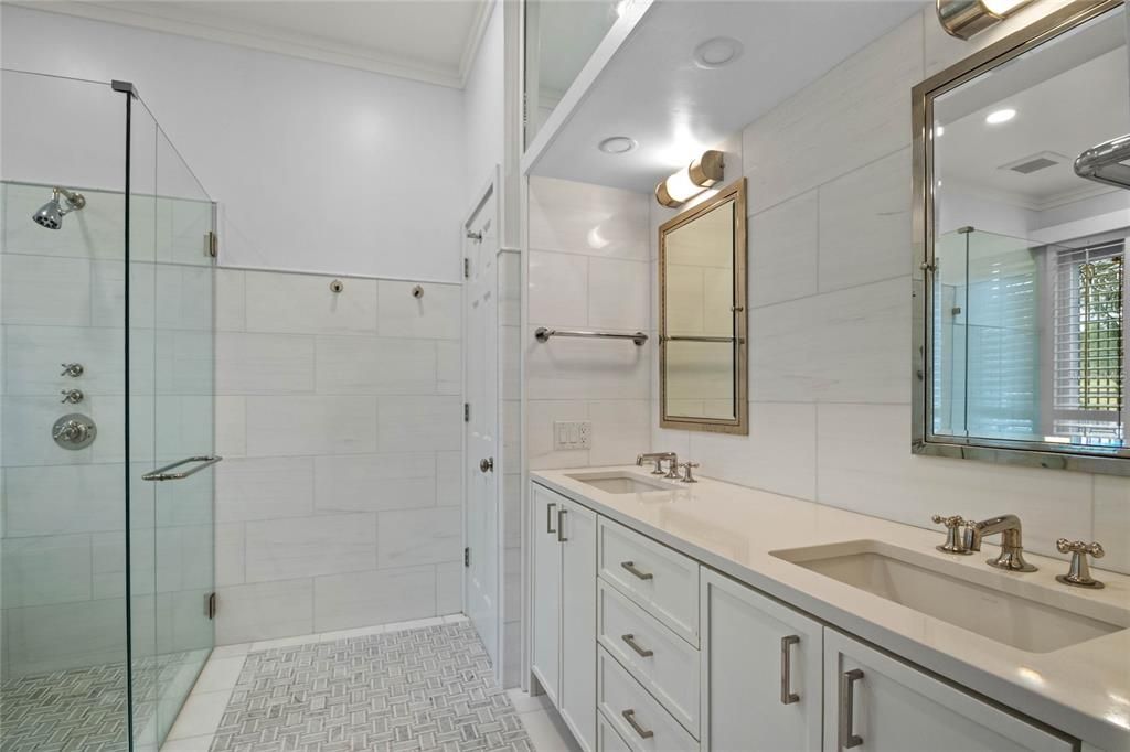 En Venta: $1,225,000 (3 camas, 3 baños, 3127 Pies cuadrados)