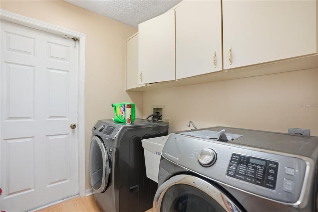 For Sale: $376,000 (3 beds, 3 baths, 1995 Square Feet)