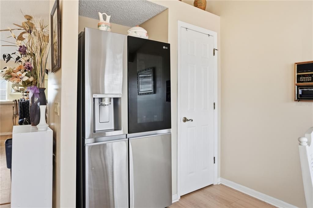 For Sale: $376,000 (3 beds, 3 baths, 1995 Square Feet)