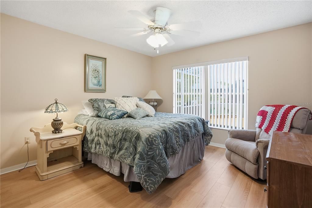 For Sale: $376,000 (3 beds, 3 baths, 1995 Square Feet)