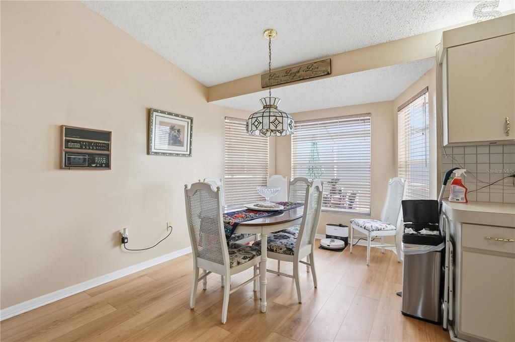 For Sale: $376,000 (3 beds, 3 baths, 1995 Square Feet)