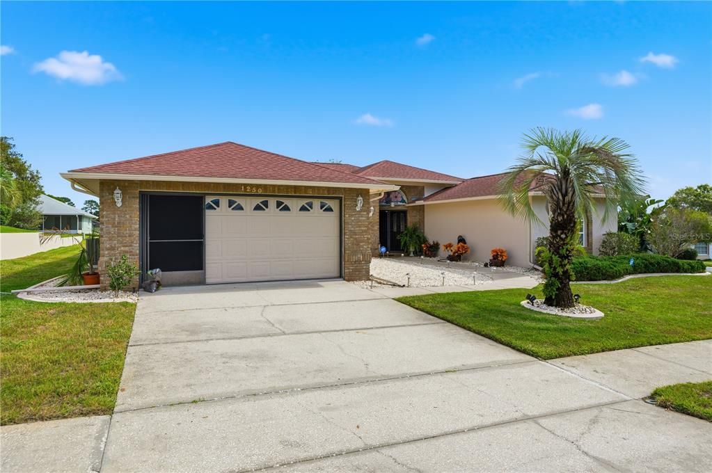 For Sale: $376,000 (3 beds, 3 baths, 1995 Square Feet)