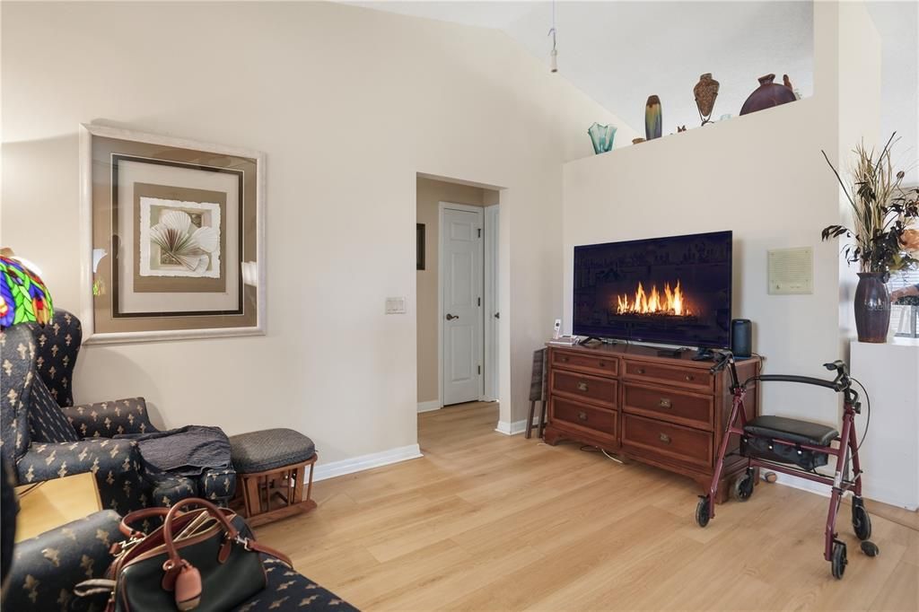 For Sale: $376,000 (3 beds, 3 baths, 1995 Square Feet)