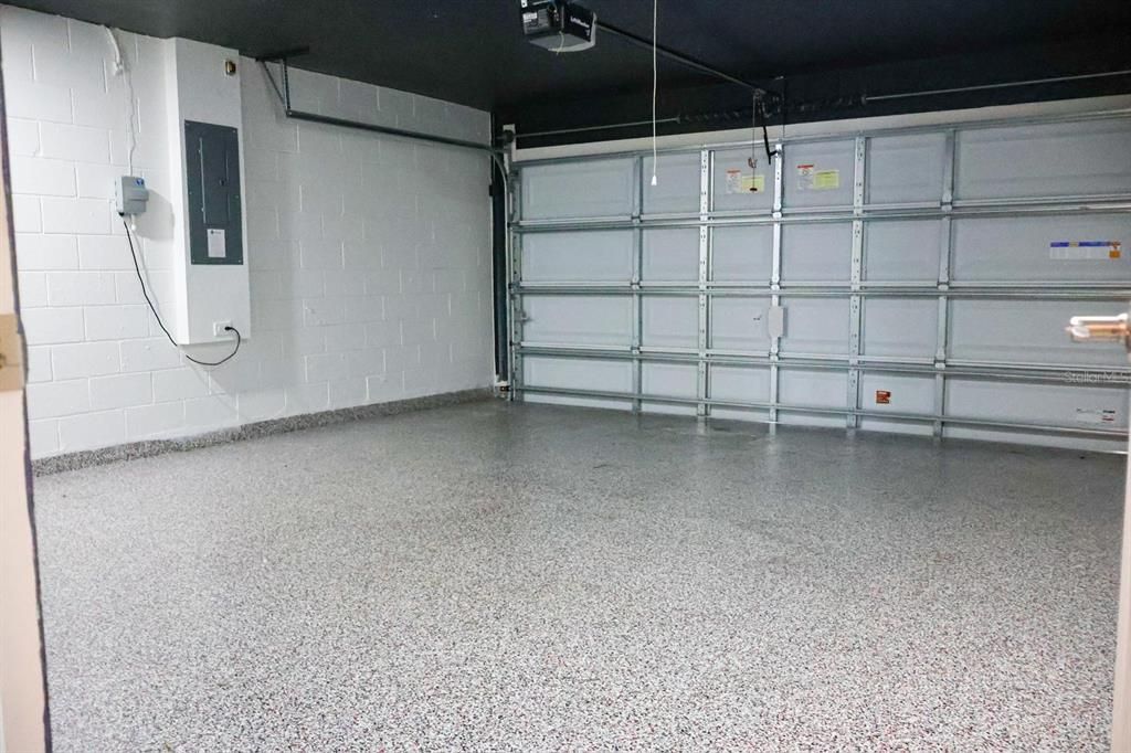 For Sale: $325,000 (3 beds, 2 baths, 1347 Square Feet)