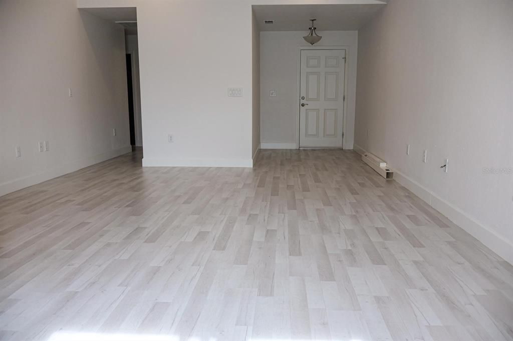 For Sale: $325,000 (3 beds, 2 baths, 1347 Square Feet)