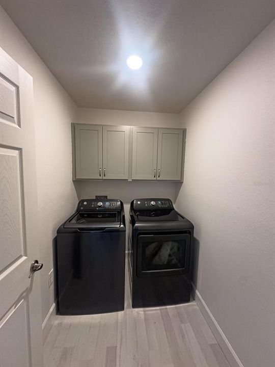 For Sale: $325,000 (3 beds, 2 baths, 1347 Square Feet)