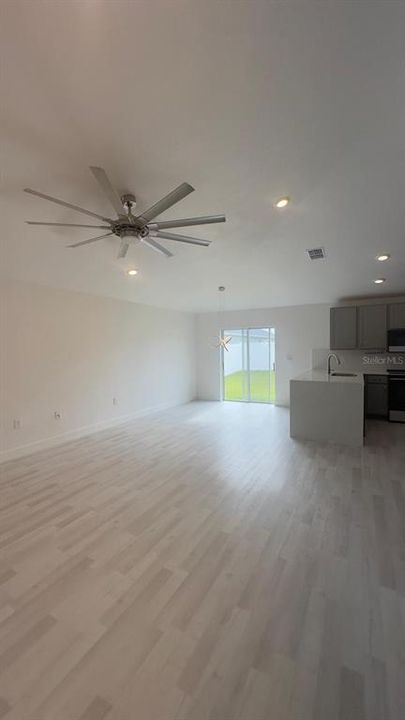 For Sale: $325,000 (3 beds, 2 baths, 1347 Square Feet)