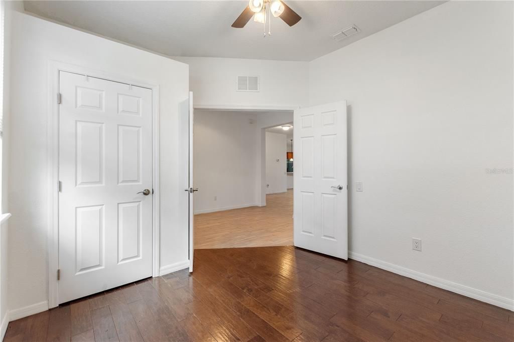 For Sale: $320,000 (2 beds, 2 baths, 1358 Square Feet)