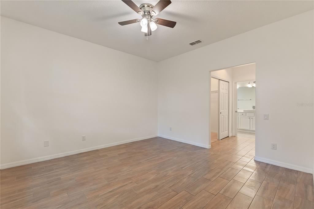 For Sale: $320,000 (2 beds, 2 baths, 1358 Square Feet)